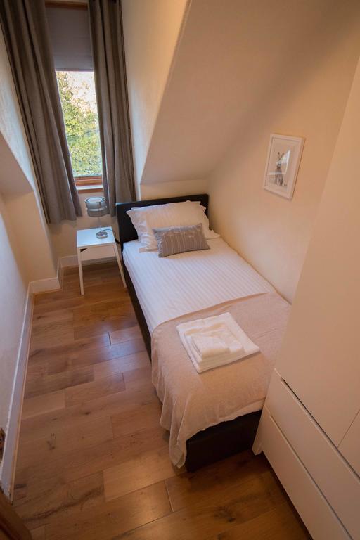 Bright & Airy Two Bed Set In Granite Apartment Aberdeen Exterior foto